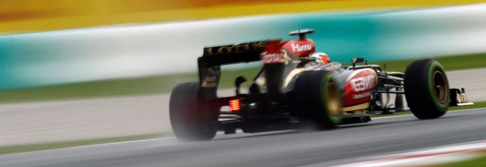 Embalado por vitória, Raikkonen começa na frente na Malásia