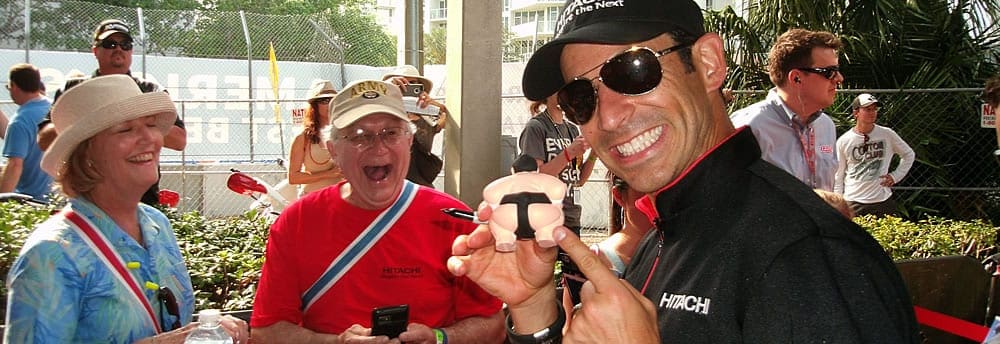 Helio Castroneves ganha “presente da sorte” para a abertura da temporada