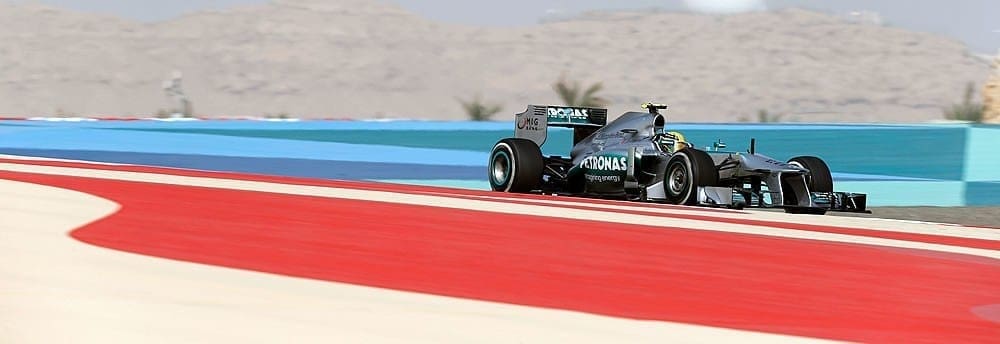 Lewis Hamilton troca caixa de câmbio e perde cinco posições no grid