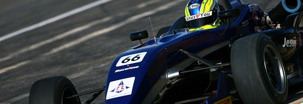 Felipe Guimarães larga na pole