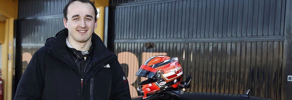 Robert Kubica testa no simulador da Mercedes