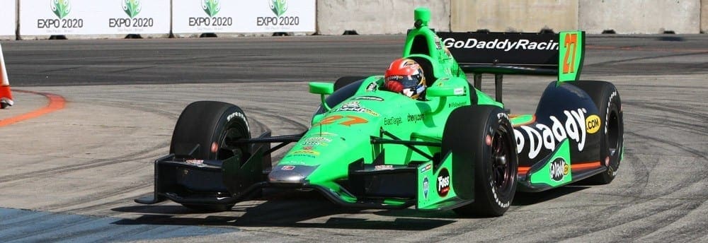 Hinchcliffe passa Sato na última curva e vence eletrizante SP Indy 300 no Anhembi