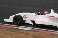 Filho de Nakajima vence as duas provas