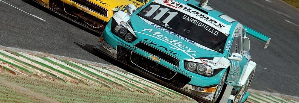 Rubens Barrichello faz grande prova e termina na quarta colocação