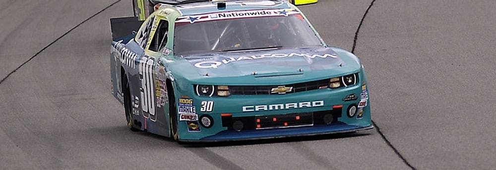 Atingido em acidente, Nelsinho Piquet segue no top-15 do campeonato