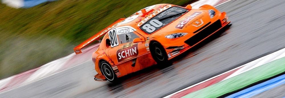 Marcos Gomes larga na pole em Cascavel