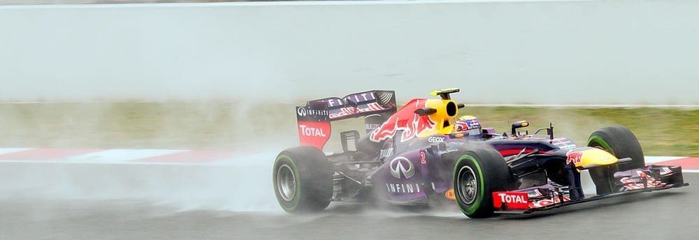 Red Bull oferece renovação de contrato a Mark Webber