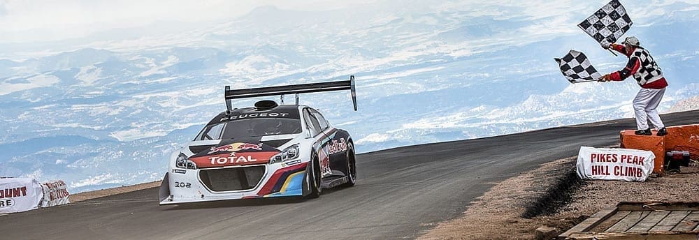 Pikes Peak: com Sébastian Loeb, Peugeot estabelece novo recorde da prova