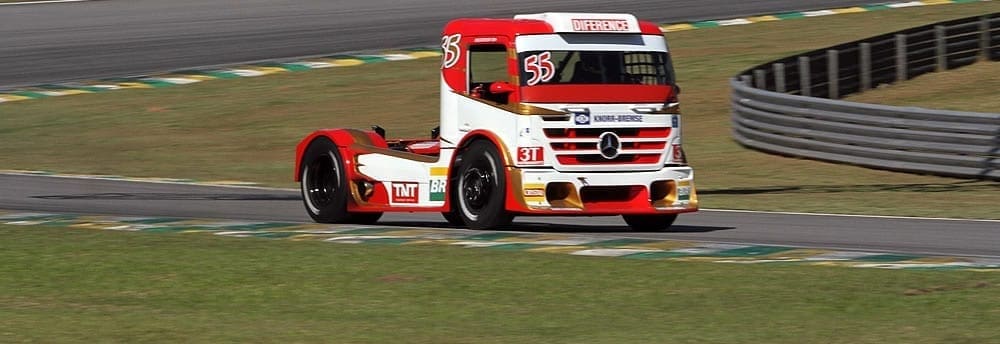 Cirino e Salustiano põem Mercedes-Benz à frente nos treinos em Interlagos