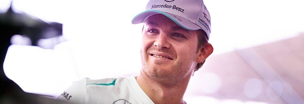 <b>Rosberg lidera dobradinha da Mercedes no primeiro treino livre em Interlagos</b>