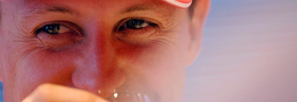 Schumacher permanece em estado crítico, dizem médicos