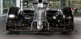 McLaren inova na pintura e mostra novo MP4-29 todo prateado
