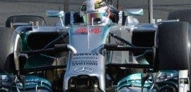 Lewis Hamilton lidera primeiro dia de treinos em Melbourne
