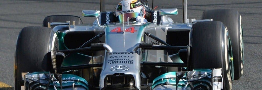 Lewis Hamilton lidera primeiro dia de treinos em Melbourne