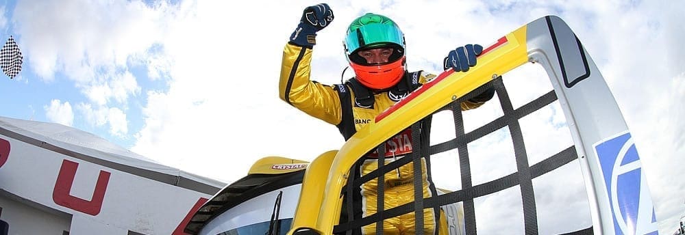 Em “sábado perfeito”, Totti conquista pole-position em Caruaru