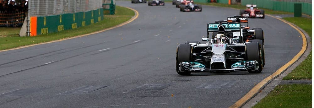 Lewis Hamilton lidera primeira sessão na Malásia