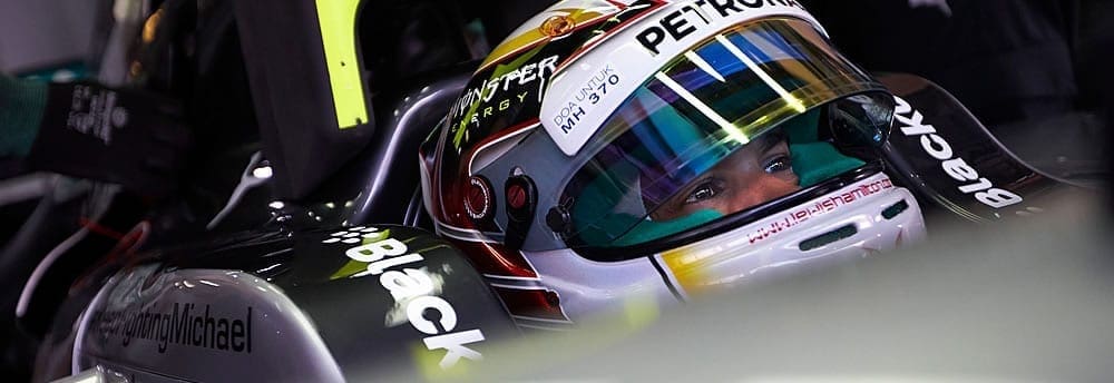 <b>Lewis Hamilton crava a pole-position do GP da Malásia</b>