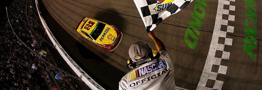 Joey Logano vence etapa de Richmond