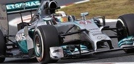 Hamilton vence na Espanha e assume a liderança do campeonato