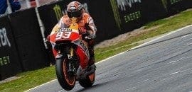 Marc Marquez vence duelo eletrizante contra Pedrosa e Rossi