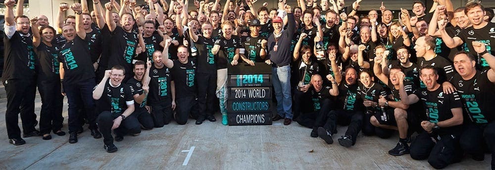 Hamilton lidera dobradinha e Mercedes vence título de construtores em Sochi