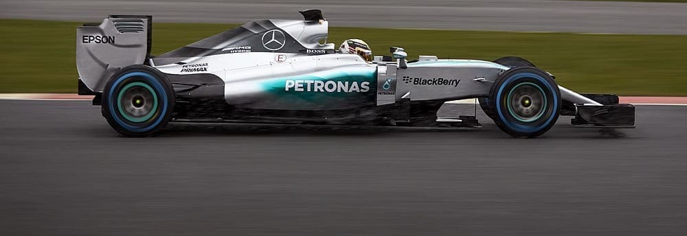 Mercedes completa shakedown do W06