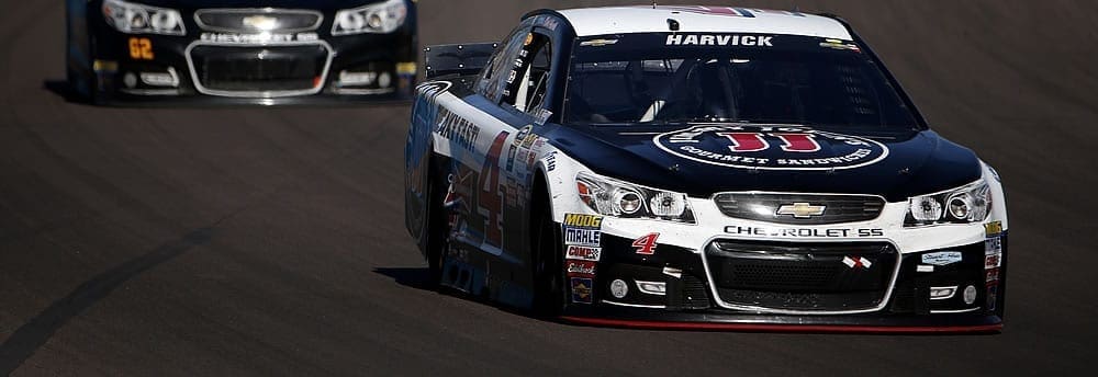 Kevin Harvick vence com facilidade em Phoenix