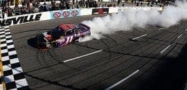 Denny Hamlin vence em Martinsville e acaba com jejum da Joe Gibbs