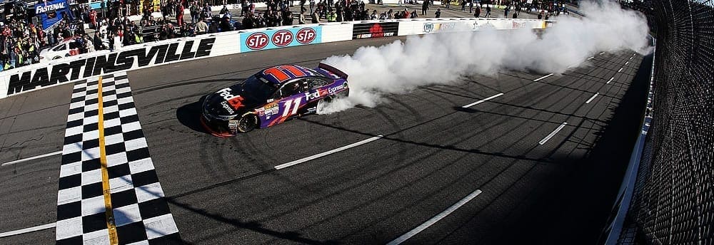 Denny Hamlin vence em Martinsville e acaba com jejum da Joe Gibbs