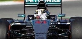 Hamilton lidera sexta em Barcelona; Vettel fica próximo