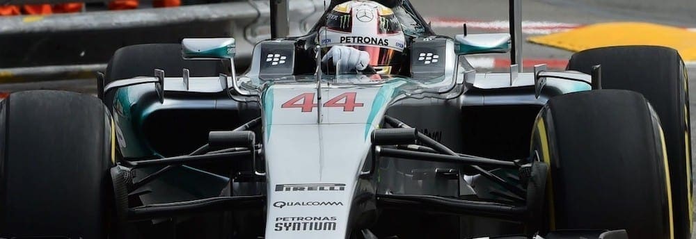 Chuva cai e Hamilton domina sexta-feira em Mônaco