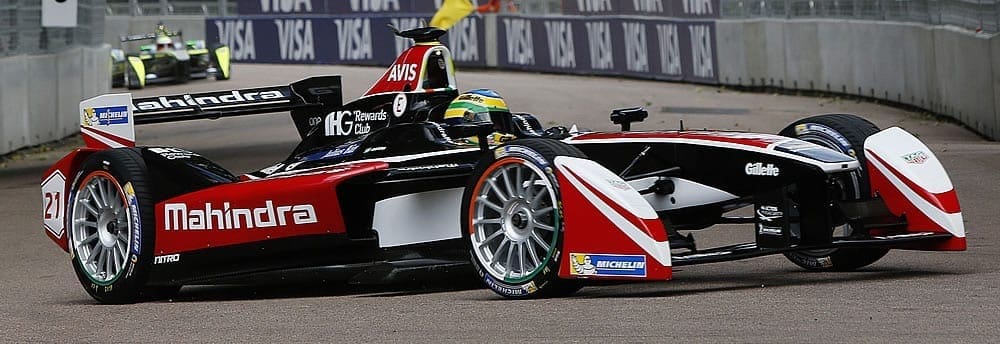 Senna minimiza “papel” no título de Piquet