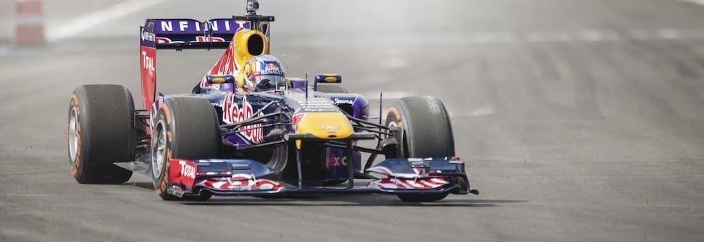 Daniel Ricciardo e Carlos Sainz largam na frente e já aceleram no México