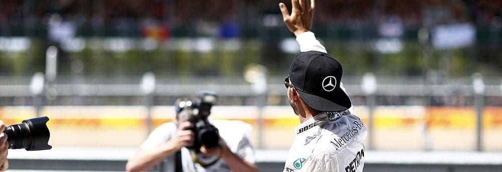 Lewis Hamilton conquista a pole em casa; Massa supera as Ferrari