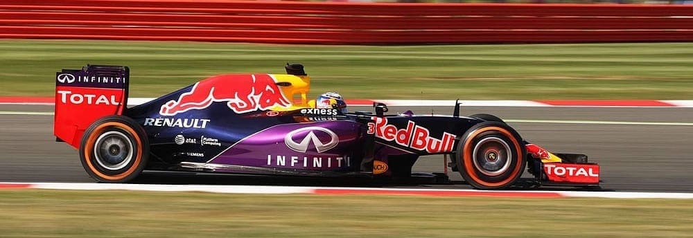 Com melhor volta anulada, Ricciardo não tem certeza se saiu da pista