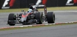 Sem muita alegria, Fernando Alonso diz que resultado ajuda a motivar a equipe