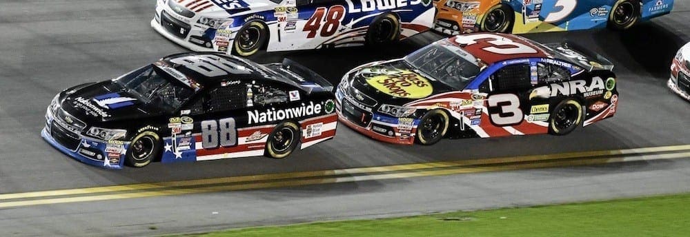 Dale Earnhardt Jr. vence prova marcada por acidente impressionante