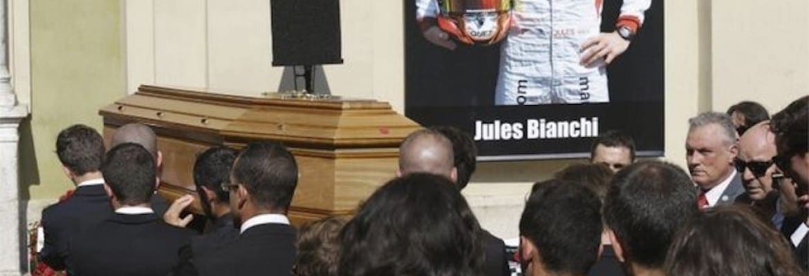 Último adeus a Jules Bianchi: pilotos homenageiam companheiro em funeral