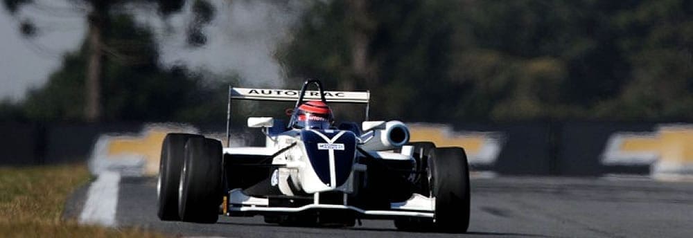 Pedro Piquet vence de ponta a ponta em Curitiba