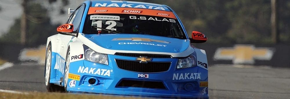 Salas garante vitória fácil em Curitiba