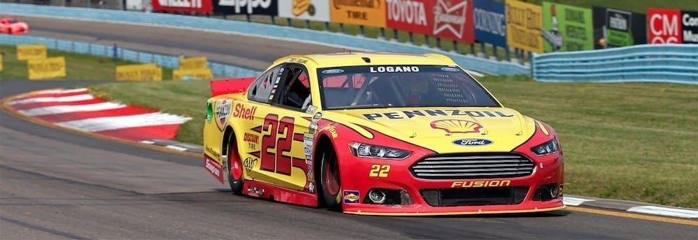 Harvick tem pane seca nas últimas curvas e Logano vence em Watkins Glen