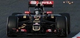 Romain Grosjean lamenta ter que ceder seu carro em mais um treino livre