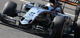 Largando em quarto, Sergio Perez espera conquistar o pódio na corrida