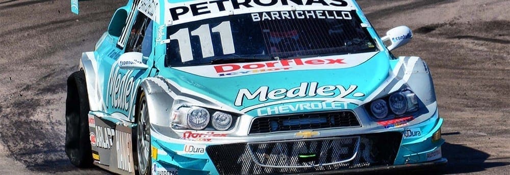 Furo de pneu tira chance de pódio de Barrichello