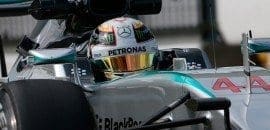 Em Monza, Lewis Hamilton domina os treinos livres por completo