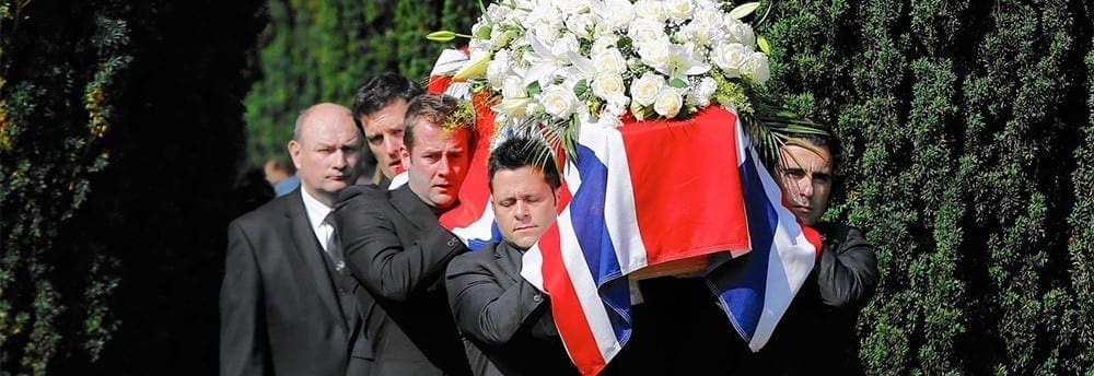 Corpo de Justin Wilson é enterrado em Northamptonshire