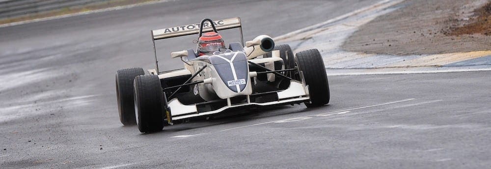 F-3 Brasil: Dia de revezamentos na liderança