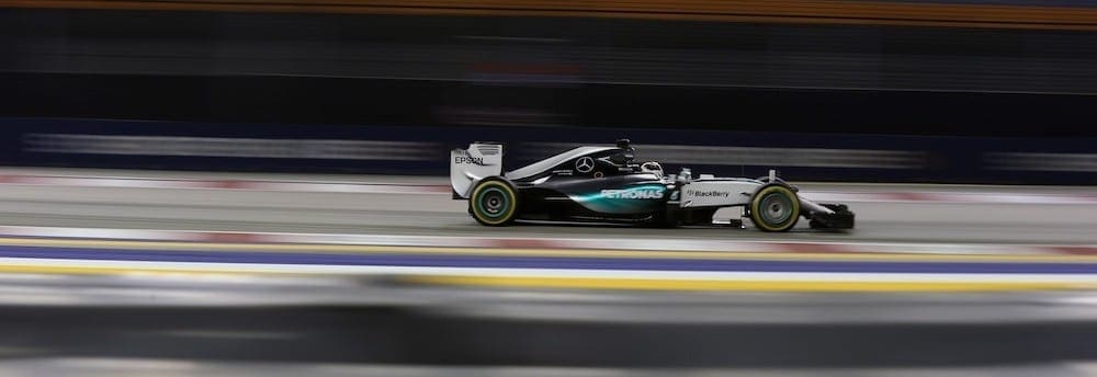 Lewis Hamilton: Red Bull e Ferrari estão “muito mais próximas”
