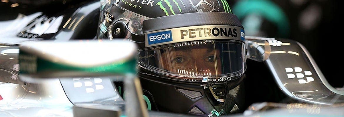 Mercedes satisfeita com estreia do novo carro