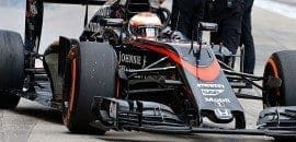 Jenson Button fica irritado com erro de comunicação da McLaren